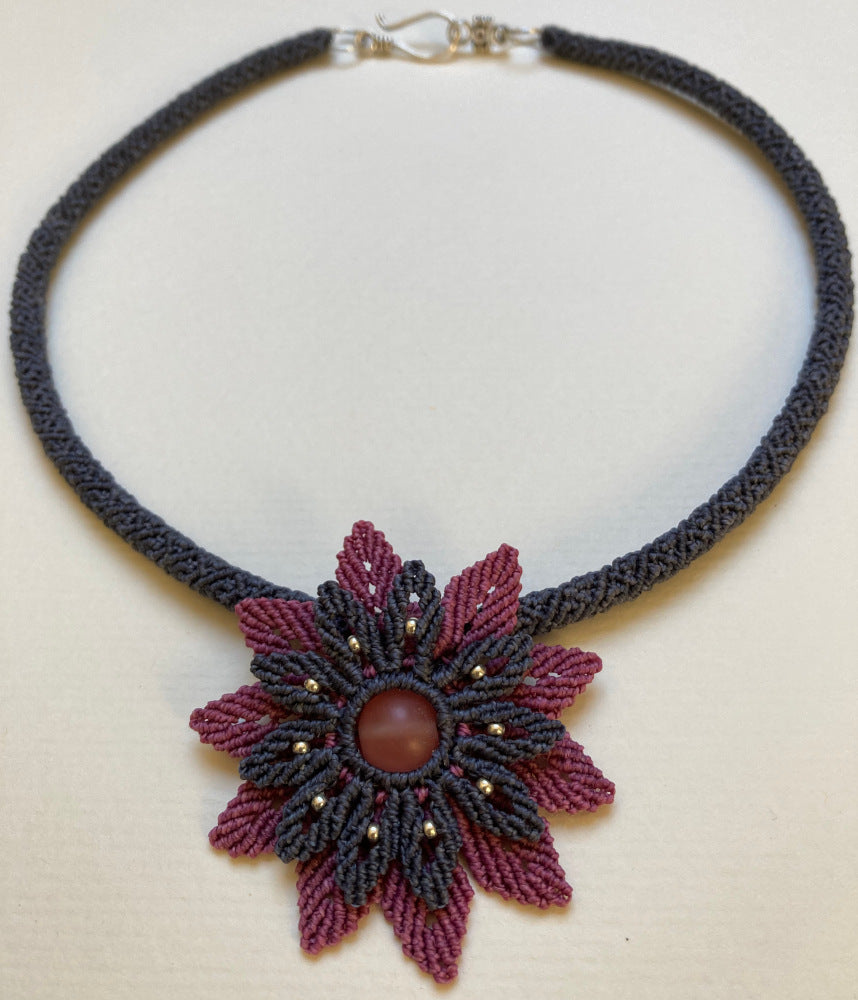 Midnight Flower | Necklace